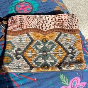 MYRA SENECA FALLS MESSENGER BAG-NWT